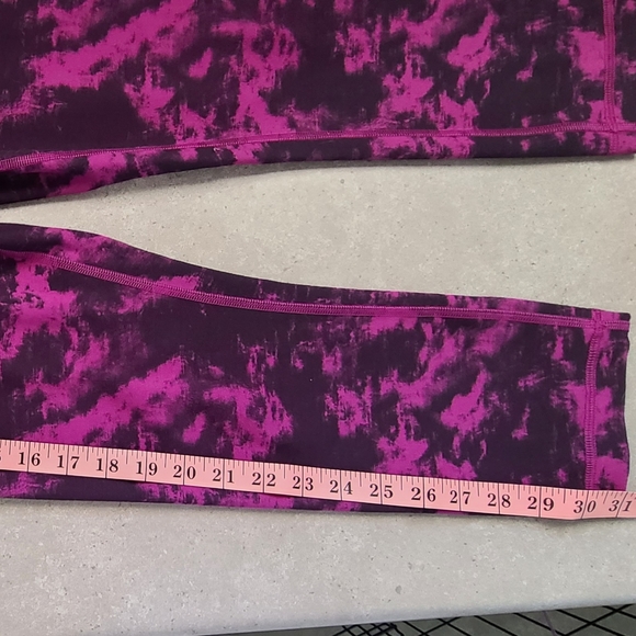 Lululemon magenta & black crop wunder under sz 6 - Picture 13 of 16